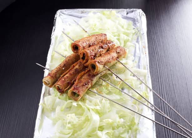 Dried Tofu Roll with Cilantro 烤⾹菜卷